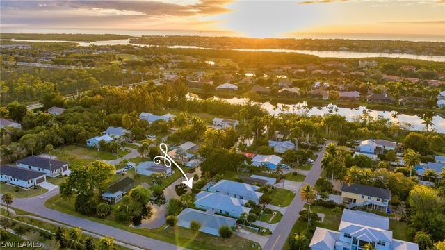 2464 Lake AVE, Naples, FL 34112
