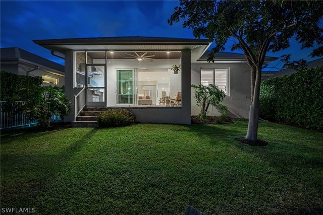 2464 Lake AVE, Naples, FL 34112