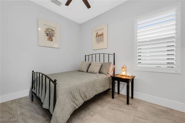 2464 Lake AVE, Naples, FL 34112