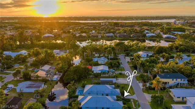 2464 Lake AVE, Naples, FL 34112