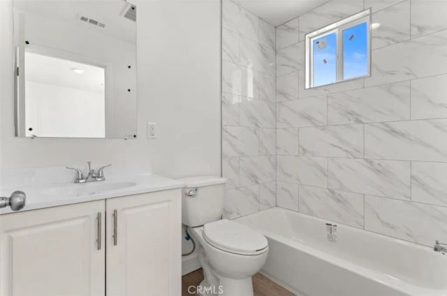 711 W 80th, Los Angeles, CA 90044