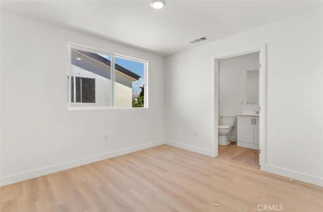 711 W 80th, Los Angeles, CA 90044