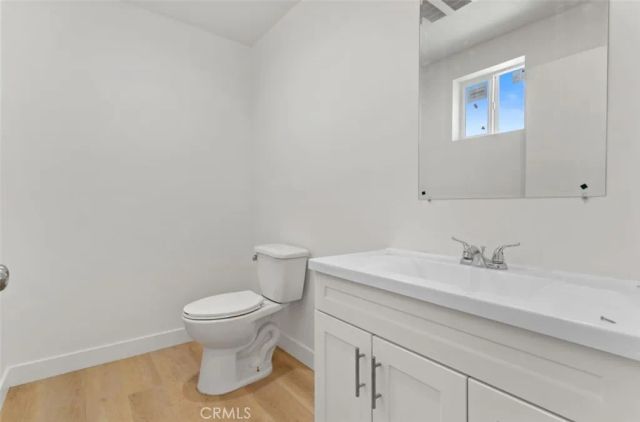 711 W 80th, Los Angeles, CA 90044