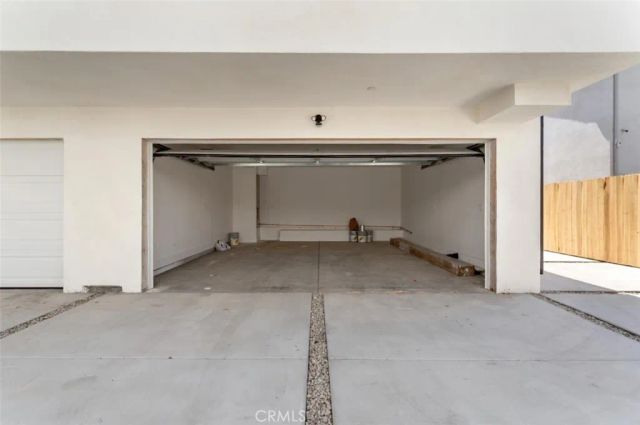 711 W 80th, Los Angeles, CA 90044