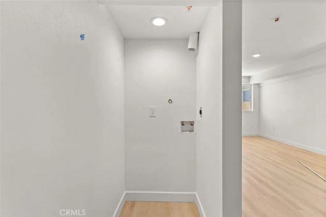 711 W 80th, Los Angeles, CA 90044