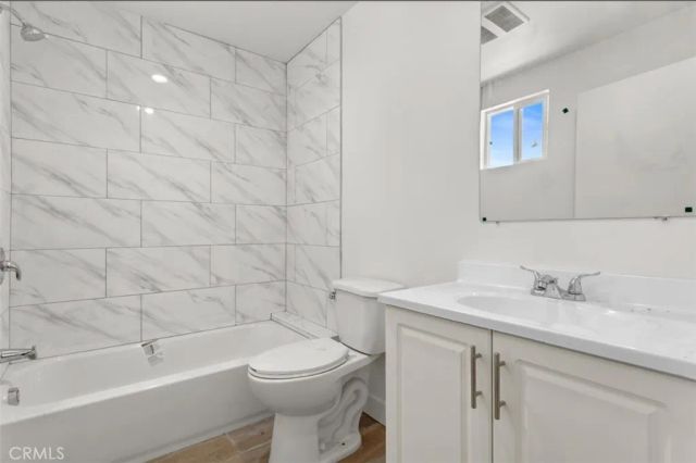 711 W 80th, Los Angeles, CA 90044