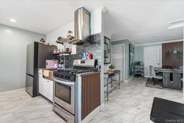 28 Hemlock Street, Central Islip, NY 11722