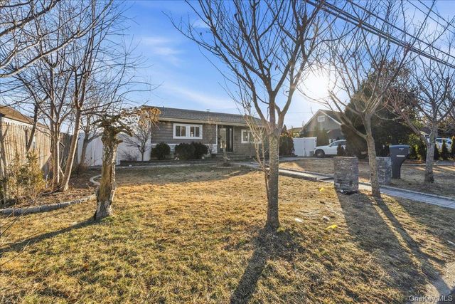 28 Hemlock Street, Central Islip, NY 11722