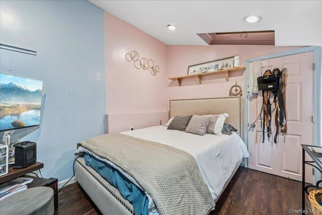 28 Hemlock Street, Central Islip, NY 11722