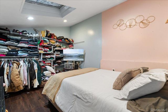 28 Hemlock Street, Central Islip, NY 11722