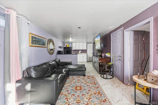 28 Hemlock Street, Central Islip, NY 11722