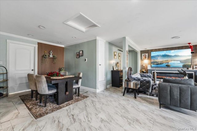 28 Hemlock Street, Central Islip, NY 11722