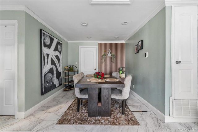 28 Hemlock Street, Central Islip, NY 11722