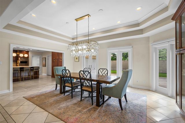 2 Cedar Lawn Drive N, Galveston, TX 77551