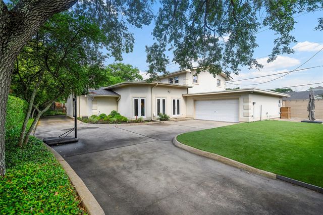 2 Cedar Lawn Drive N, Galveston, TX 77551