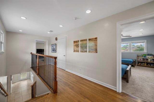 2 Cedar Lawn Drive N, Galveston, TX 77551