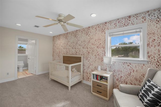 2 Cedar Lawn Drive N, Galveston, TX 77551