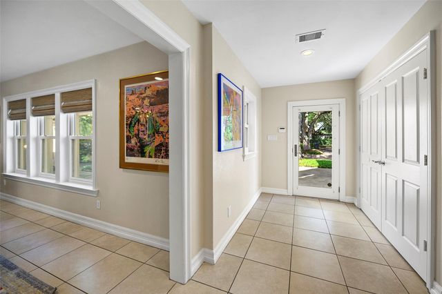 2 Cedar Lawn Drive N, Galveston, TX 77551