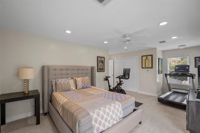 2 Cedar Lawn Drive N, Galveston, TX 77551