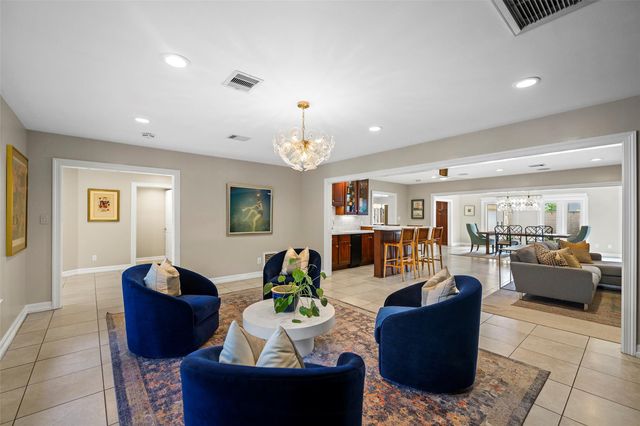 2 Cedar Lawn Drive N, Galveston, TX 77551