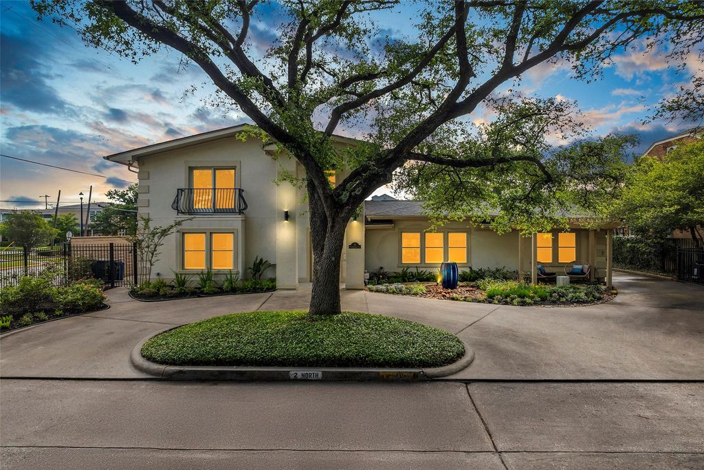 2 Cedar Lawn Drive N, Galveston, TX 77551