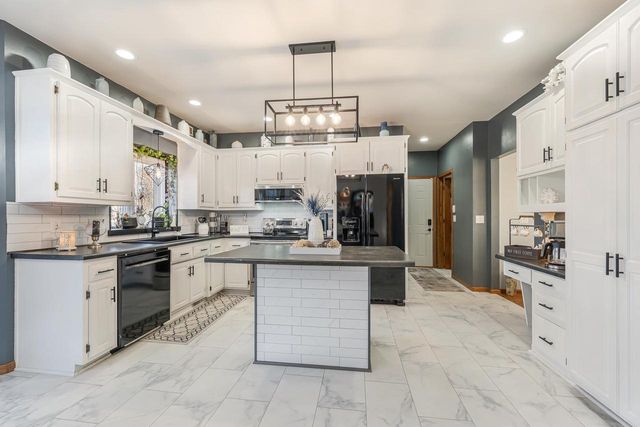 1836 OSHKOSH STREET, New London, WI 54961