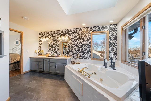 1836 OSHKOSH STREET, New London, WI 54961