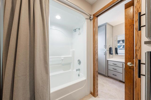 1836 OSHKOSH STREET, New London, WI 54961