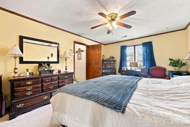 2325 Winterfield Drive, Gastonia, NC 28056