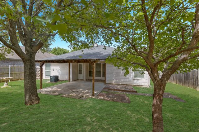 8022 Genesis Drive, Dallas, TX 75232