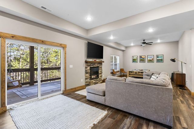 275 Watersound Way 40, Hollister, MO 65672