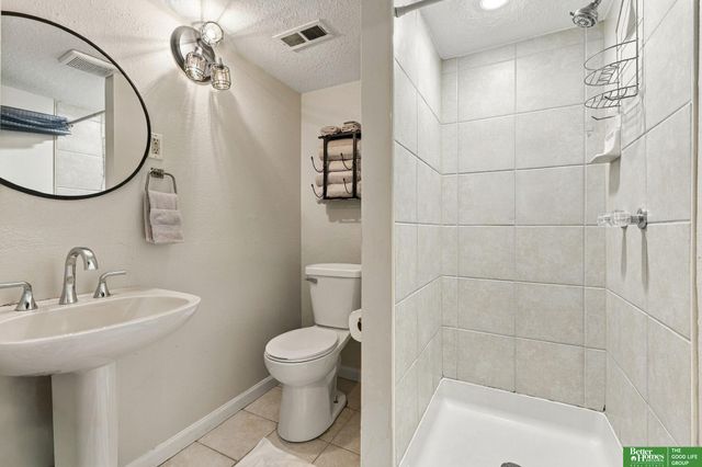 5810 Cedar Street, Omaha, NE 68106