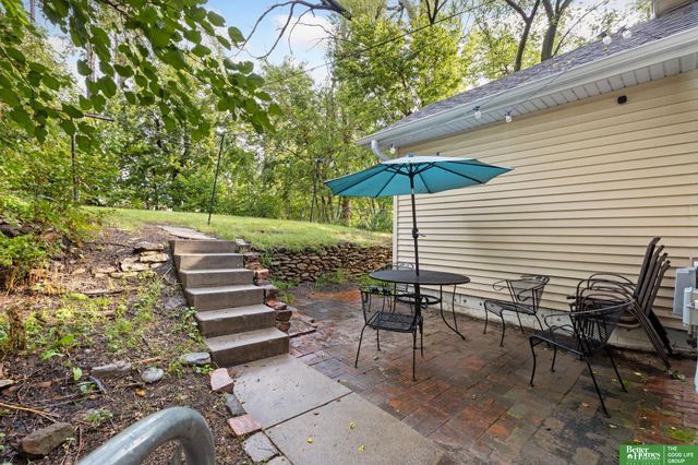 5810 Cedar Street, Omaha, NE 68106