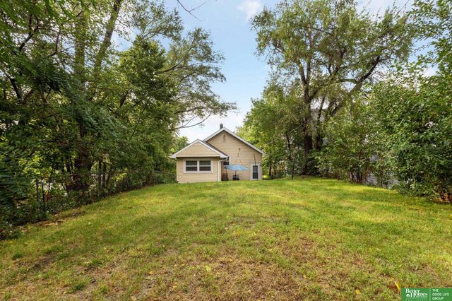 5810 Cedar Street, Omaha, NE 68106