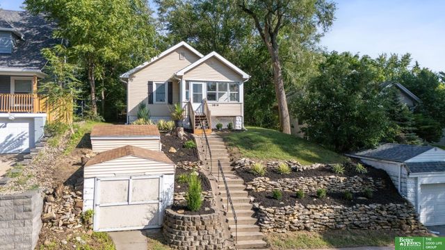 5810 Cedar Street, Omaha, NE 68106