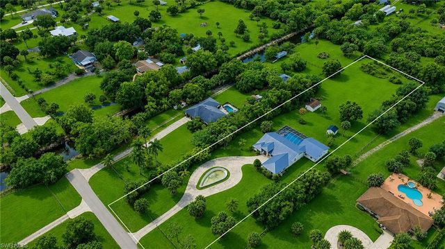 260 20th AVE NE, Naples, FL 34120