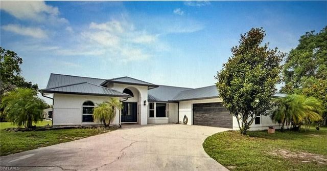 260 20th AVE NE, Naples, FL 34120