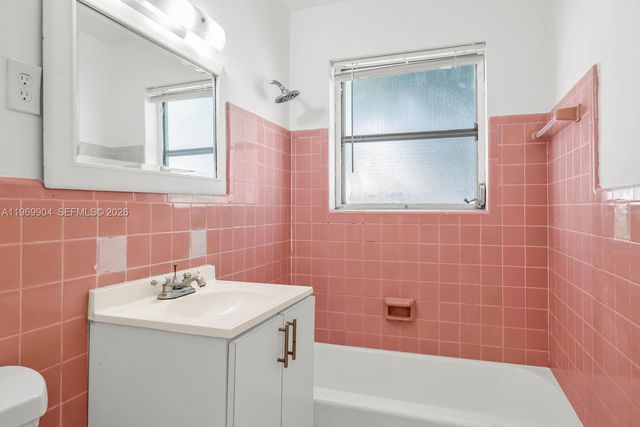 501 NE 82nd TER 8, Miami, FL 33138