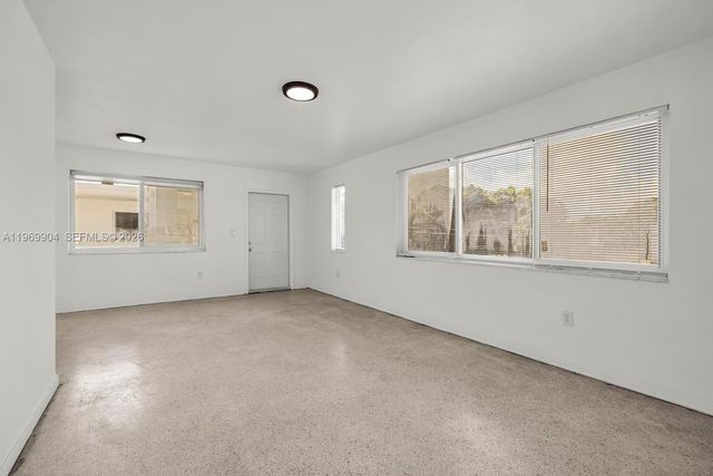 501 NE 82nd TER 8, Miami, FL 33138