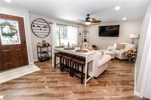 2238 Farnsworth Road, Lapeer, MI 48446