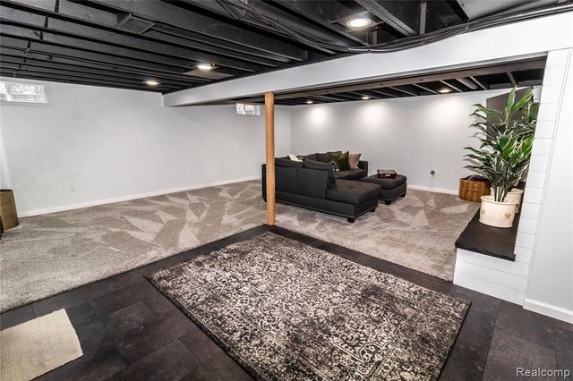 2238 Farnsworth Road, Lapeer, MI 48446