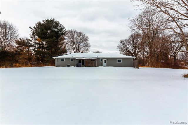 2238 Farnsworth Road, Lapeer, MI 48446
