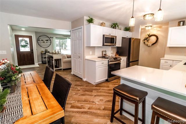 2238 Farnsworth Road, Lapeer, MI 48446