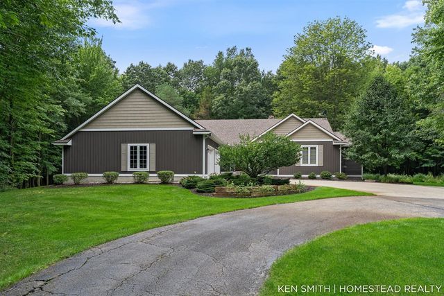 1876 Columbus Street, Holland, MI 49424