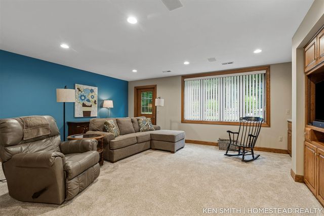 1876 Columbus Street, Holland, MI 49424