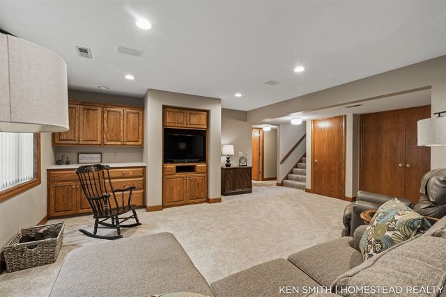 1876 Columbus Street, Holland, MI 49424