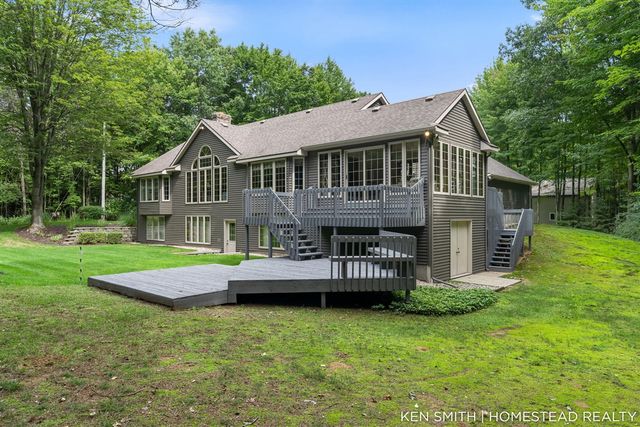 1876 Columbus Street, Holland, MI 49424