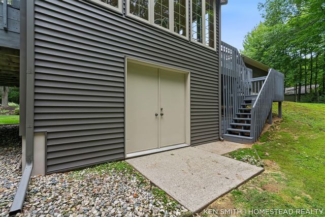 1876 Columbus Street, Holland, MI 49424