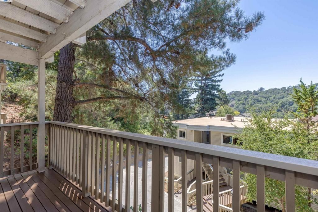 118 Ascot Ct E, Moraga, CA 94556