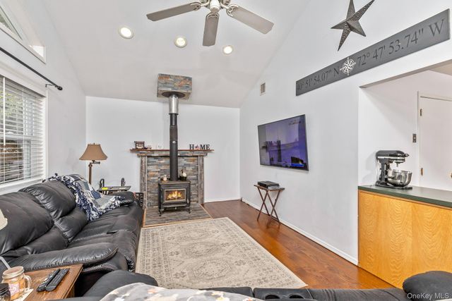 24 Evergreen Drive, Manorville, NY 11949